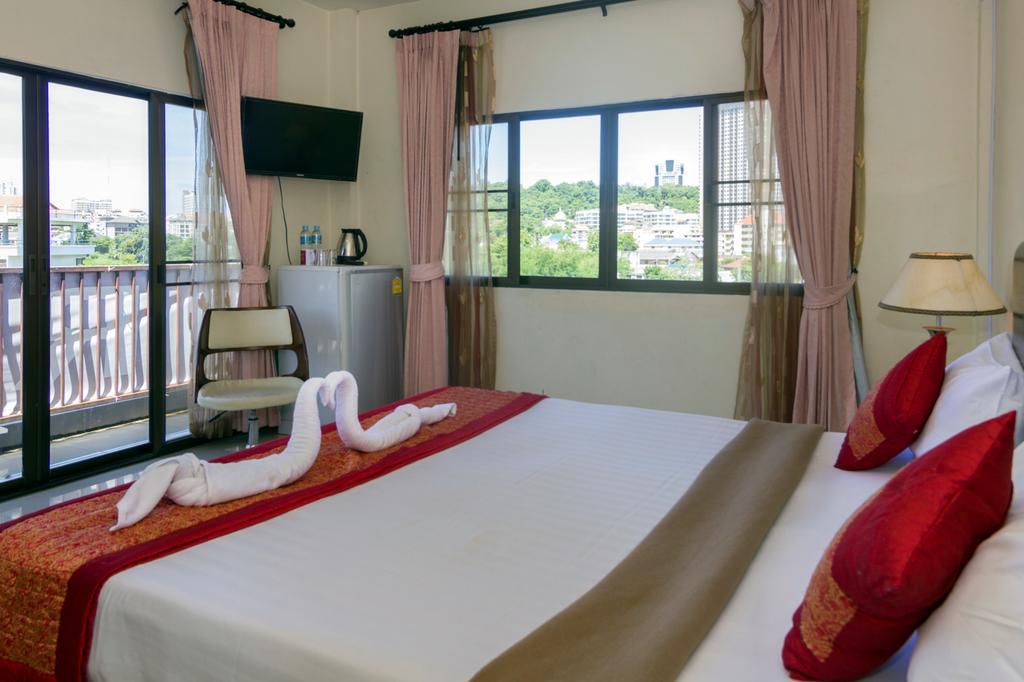 Royal Q & D Suites Паттайя Экстерьер фото