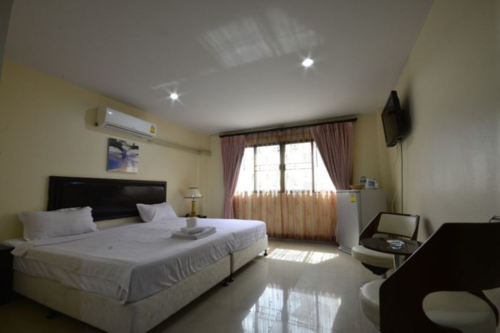 Royal Q & D Suites Паттайя Экстерьер фото